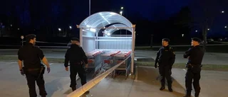 15-åring häktad misstänkt för mordförsök i Oppeby – offret utsattes för kraftigt våld med "vasst föremål"