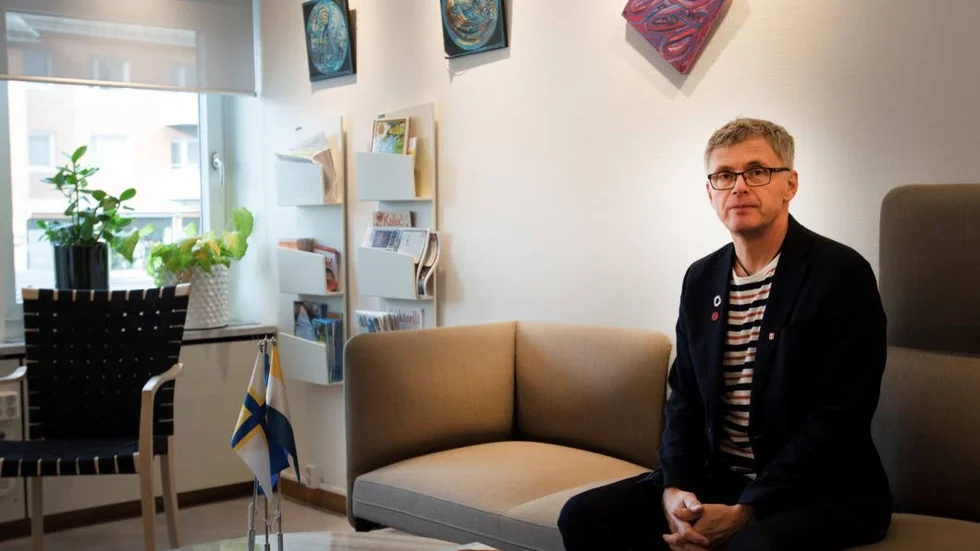Kommunalråd Tommy Nilsson (S) uppmuntras att sätta sig ned i dialogmöten med företagarna för att ta fram strategier för kompetenssäkring i Kalix.