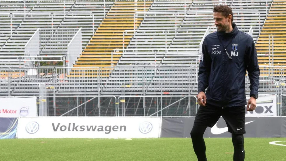 Sirius tränare Mirza Jelecak under lördagens träningspass på Studenternas.