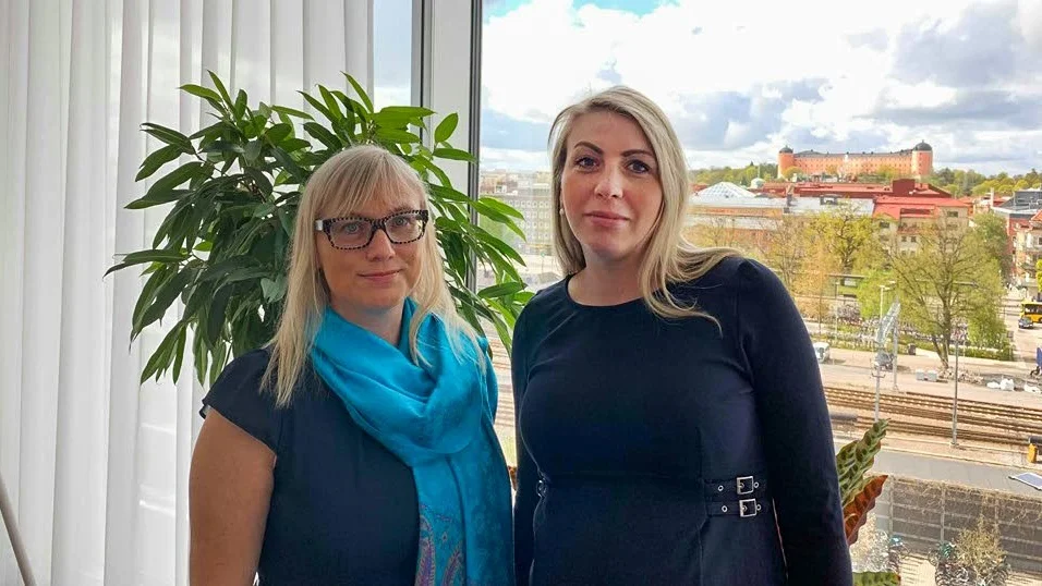 Malin Sjöberg Högrell (L) och Emilie Orring (M) säger att region Uppsala har ett tufft ekonomiskt läge.