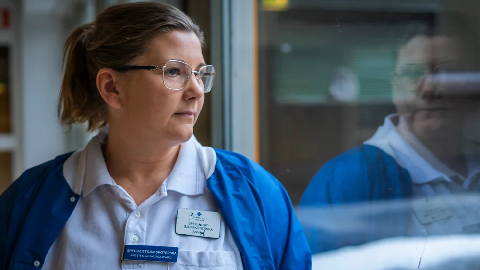 Annika Hemström, specialistsjuksköterska inom anestesi och akutsjukvård på Akademiska sjukhuset i Uppsala och förtroendevald för Vårdförbundet, reagerar starkt på statistiken.