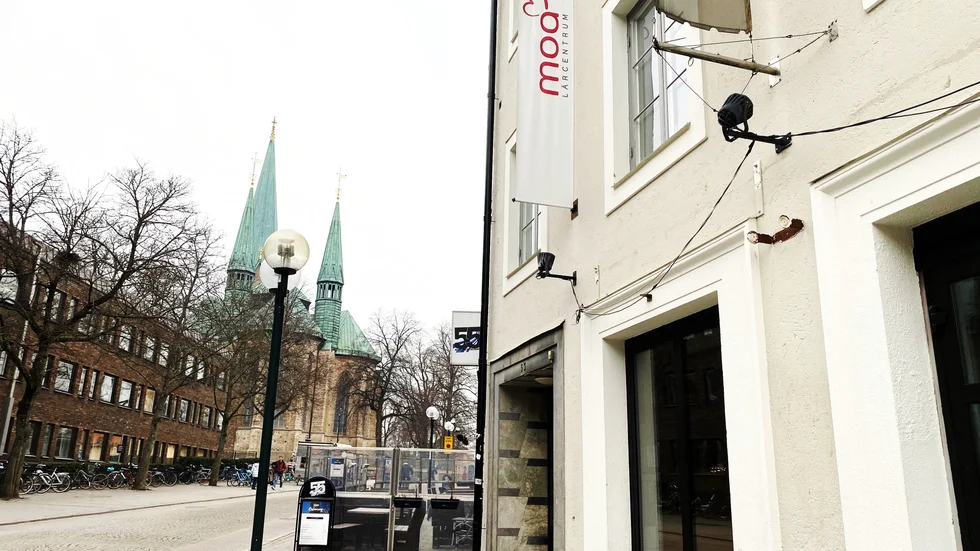 Moa Lärcentrum finns på Ågatan. Skolan erbjuder vuxenutbildning bland annat inom vård- och omsorg och barnomsorg. Cirka 400 elever studerar på skolan.
