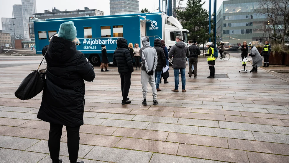 Mobila team och andra riktade insatser planeras för att vaccinera de ukrainska flyktingar som kommer till Sverige. Här en vaccinationsbuss i Malmö i januari.