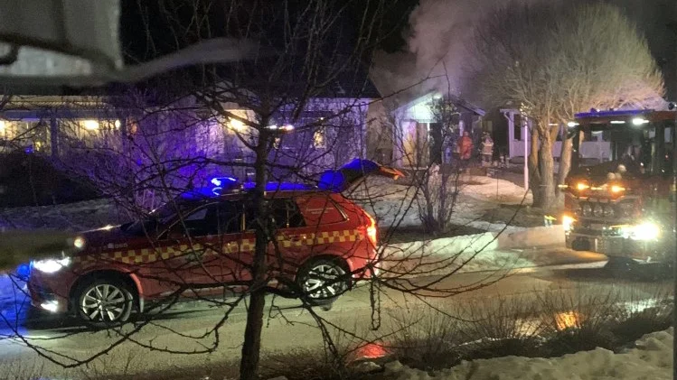Ett garage i Kåge brann natten mot tisdag.