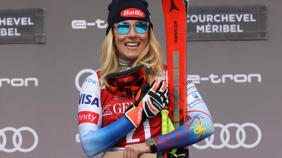 Mikaela Shiffrin vann överraskande störtloppet i Courchevel, Frankrike. Hon drygade därmed ut sin ledning i den totala världscupen.