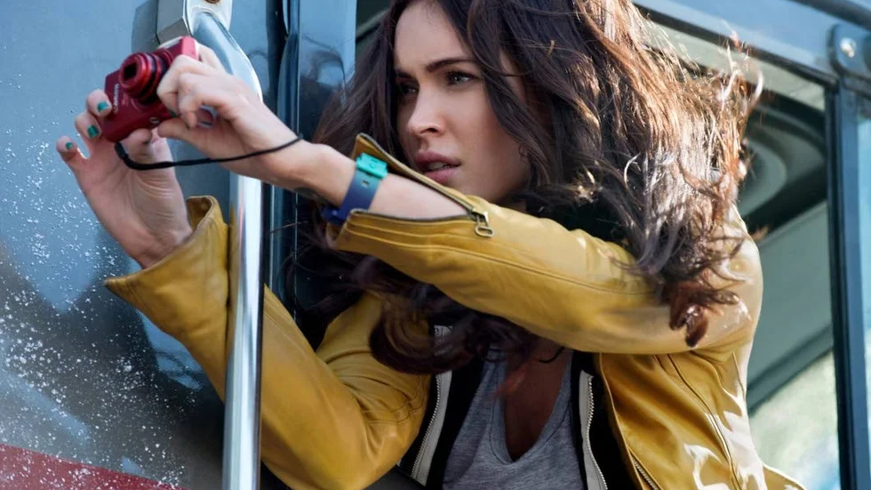 Uppdaterad. Megan Fox spelar journalisten April O’Neil i nya uppdaterade ”Teenage mutant ninja turtles”. Tyvärr.