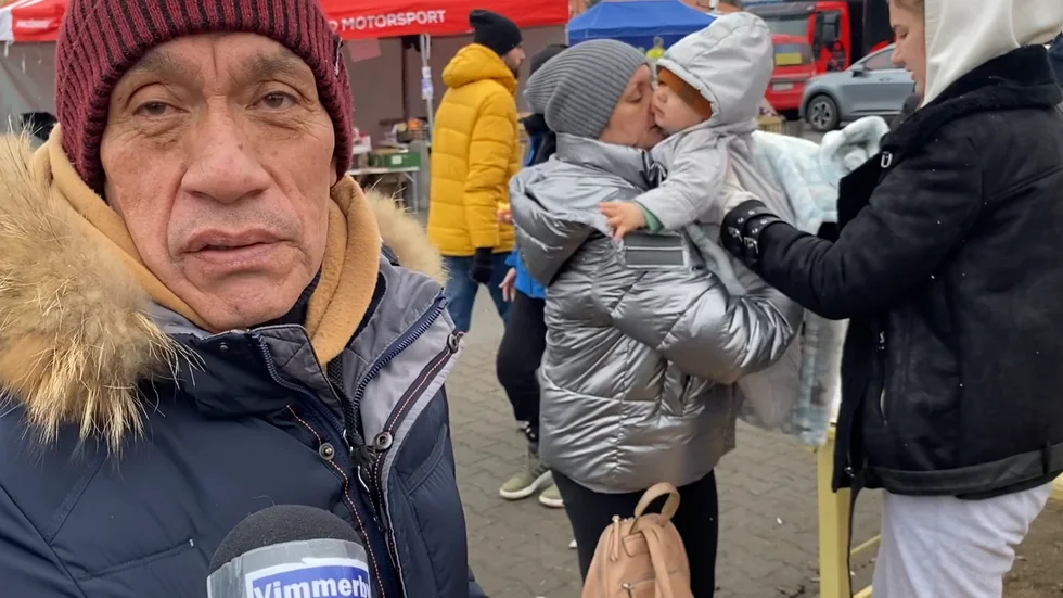 George berättar att han har flytt Ukraina eftersom det inte var säkert i hans stad. Han säger att han lämnat ett bra liv och sitt hus där. Han har flytt tillsammans med sin fru, fruns dotter med familj, där 10 månader gamla Amir ingår.