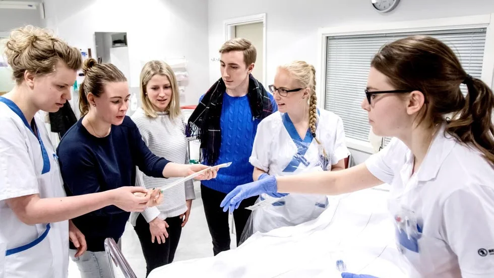 Nanna Ludidi, Camilla Friberg, Louise Sjögren, Fredrik Tholin, Ida Prax, Julie Douib, under vidareutbildningen KUÅ, Akademiska sjukhuset i februari 2016.