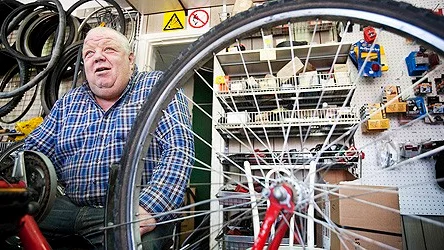 Leif Färdig har lagom snurr på affärerna.