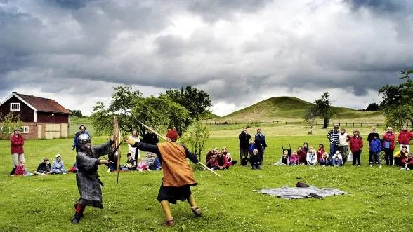 Vikingar som underhållning. Kan det förenas med seriös historia?