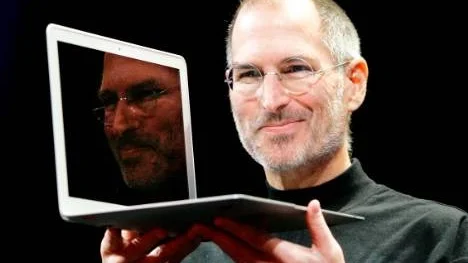 Steve Jobs förändrade och drev datorbranschen framåt från 1970-talet till i dag. Hans förmåga att skapa produkter som många tog till sina hjärtan gör att han sörjs mer likt en bortgången popstjärna än en företagsledare.