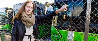 17-åriga Cecilia inlåst på bussen
