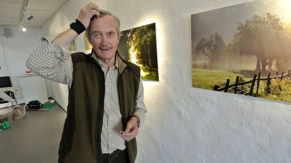 Jagar stämningar. Johan Gabriel Borgenstierna är erfaren jägare, men med kameran jagar han stämningar.