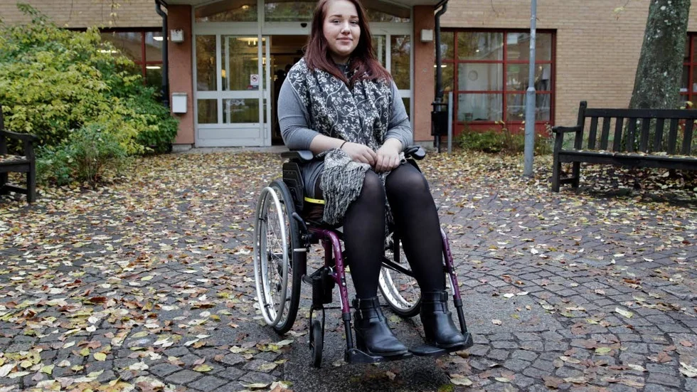 Madeleine Sandemo provar livet som rullstolsburen.