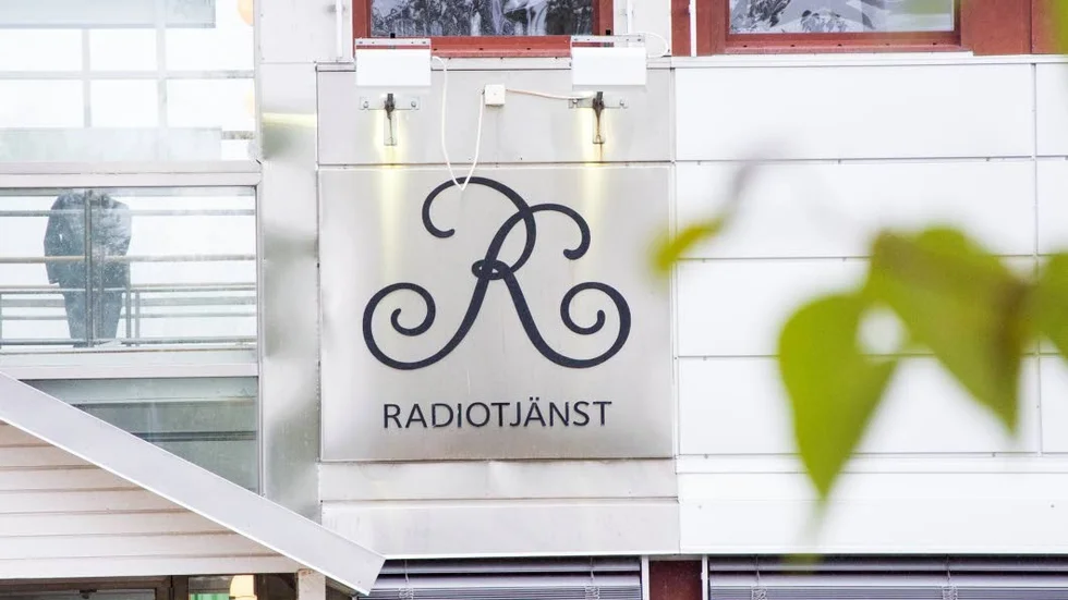 Riksdagen beslutade som väntat att radio- och tv-avgiften ersätts av en public service-avgift. Beslutet innebär att Radiotjänst i Kiruna läggs ned.