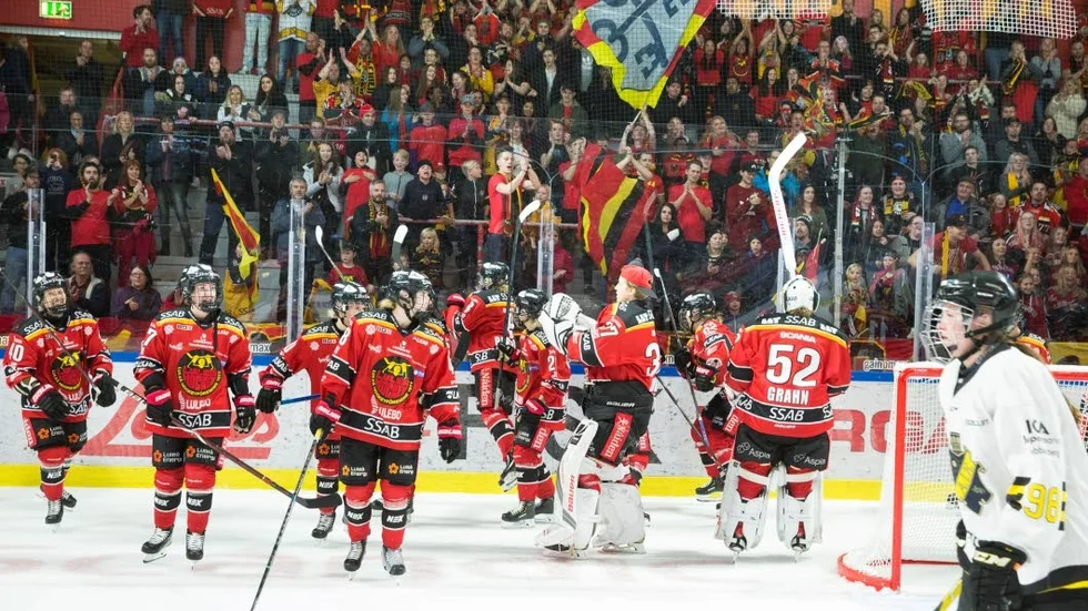 Publikstödet var enormt när Luleå Hockey vann mot AIK.