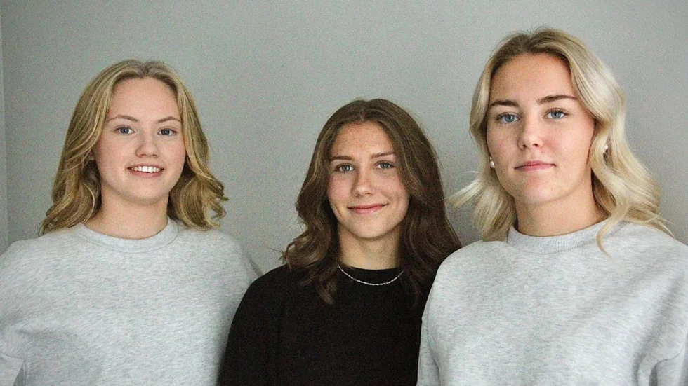 Elvira Eklund, Fia Viklund och Lovina Johanssons företag AtHome vann pris vid UF-galan under onsdagskvällen.