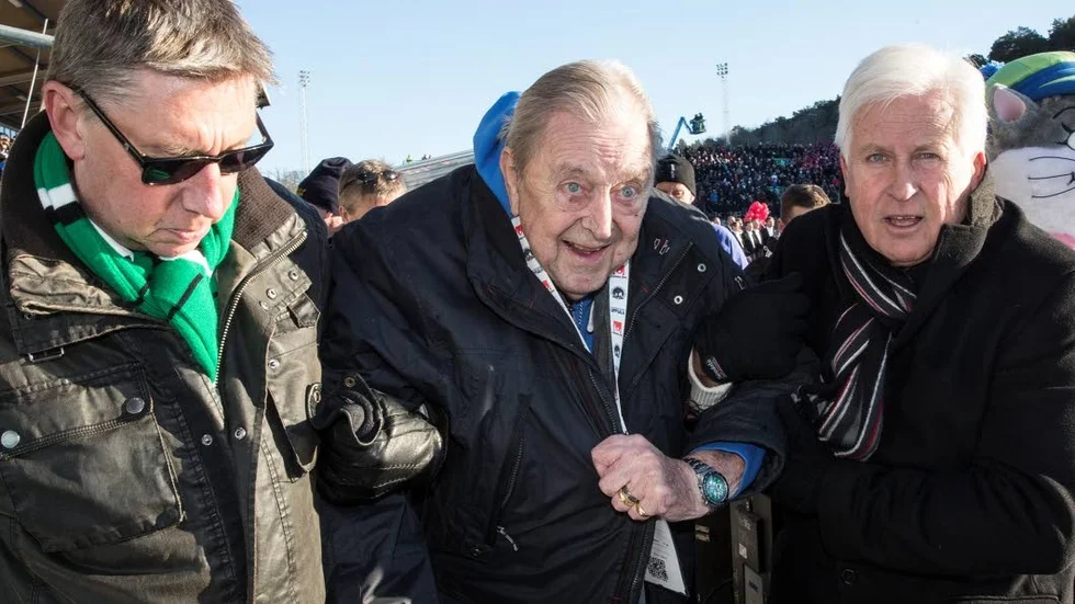 I mitten Lennart Johansson när han besökte studenternas under lördagen.