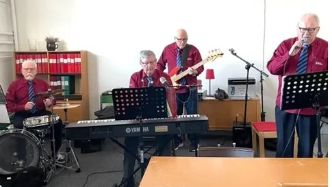 Birger Nordström, K-G Aasa, Ola Rönnbäck och Anders Gunnarsson underhöll.