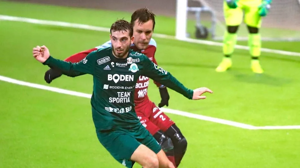 Viktor Selini förlänger sitt kontrakt med klubben.