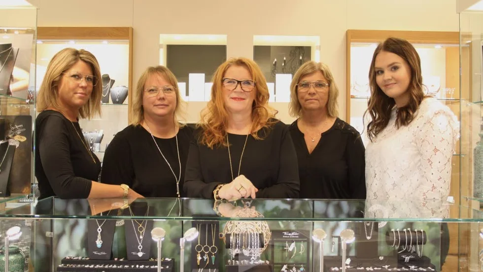 Från vänster: Ann-Louise Lindström, Ulrika Svensson, Lena Hjärpe, Ruth Aumalis, Matilda Jakobsson