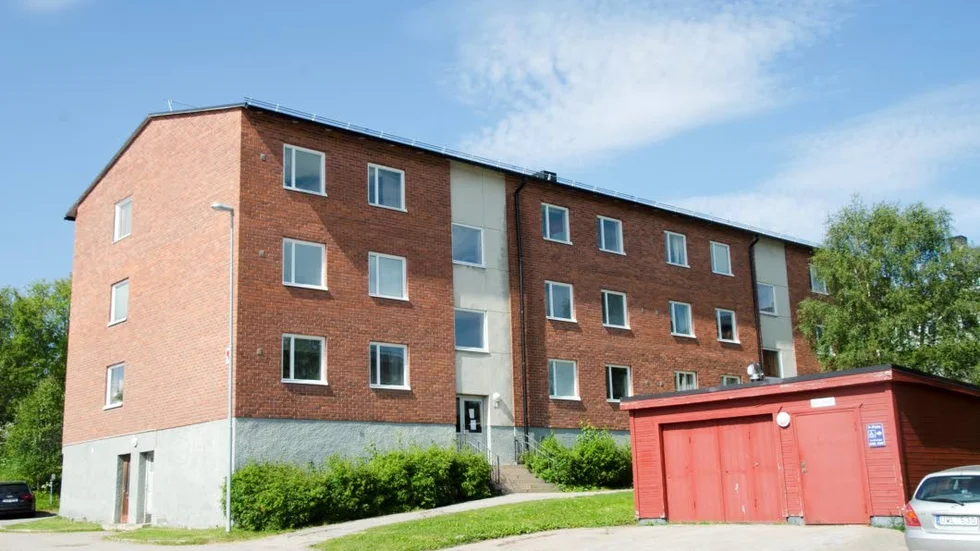 Lägenhetsinnehavare på Tingvallsgatan irriteras över krav på flyttstädning när lägenheterna ändå ska rivas.