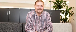Robotar rapporterar om fastighetsaffärer