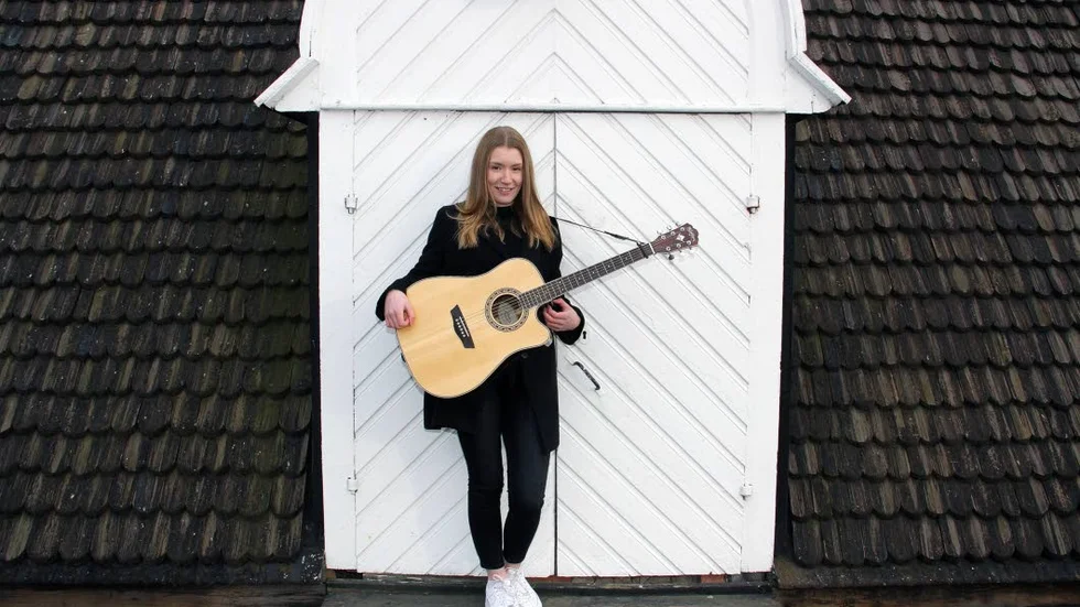 Sara Ljung i Kyrkbyn har gjort musik med Los Angelesbaserade Dj´n Borgeus.