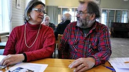 VISIT ÖSTHAMMAR. Lisbeth Sandahl och Sten Stjernberg driver turistverksamhet i Öregrund respektive Gräsö. Lisbeth Sandahl tror att bolaget kan  lyfta turismen. Sten Stjernberg är skeptisk.