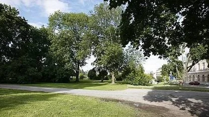 Här i Mikaelsparken planerar Uppsalahem för att bygga lägenheter.