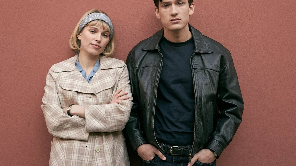 Thea Sofie Loch Næss och Isac Calmroth i "Ondskan"-serien. Pressbild.