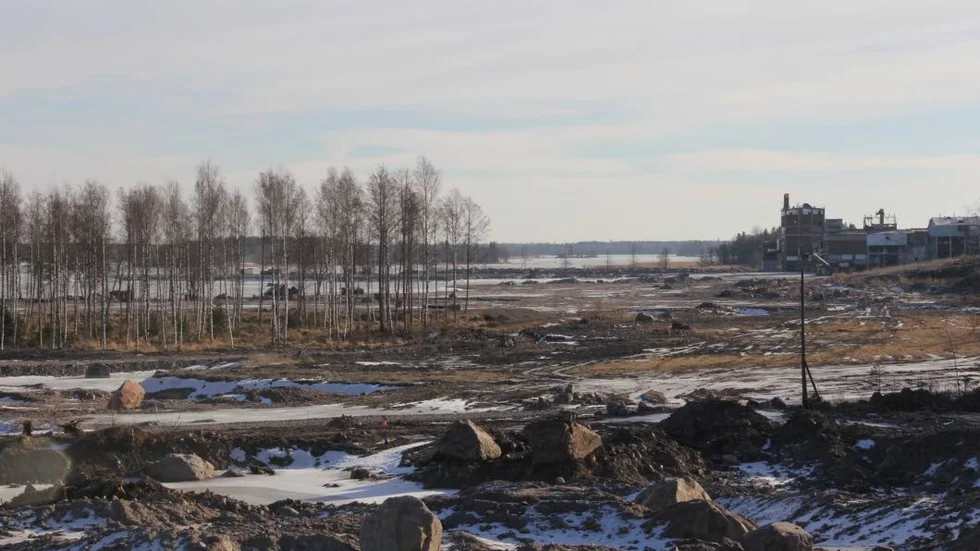 Försäljning. Ett 40-tal tomter vid Karlholms strand har bytt ägare för att underlätta ett framtida bostadsbyggande.