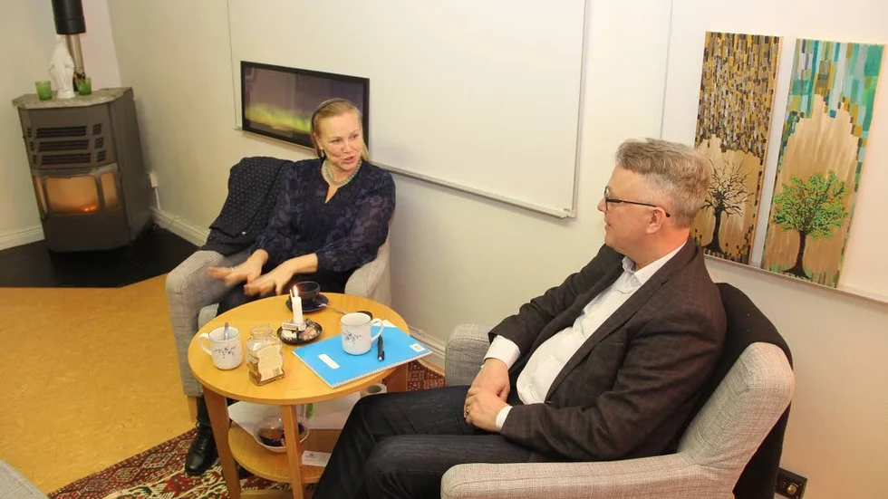 krishantering. Regina Birkehorn driver i Tobo ett företag som jobbar med krishantering. Hennes man Lars-Göran Birkehorn Karlsen jobbar även han i bolaget.