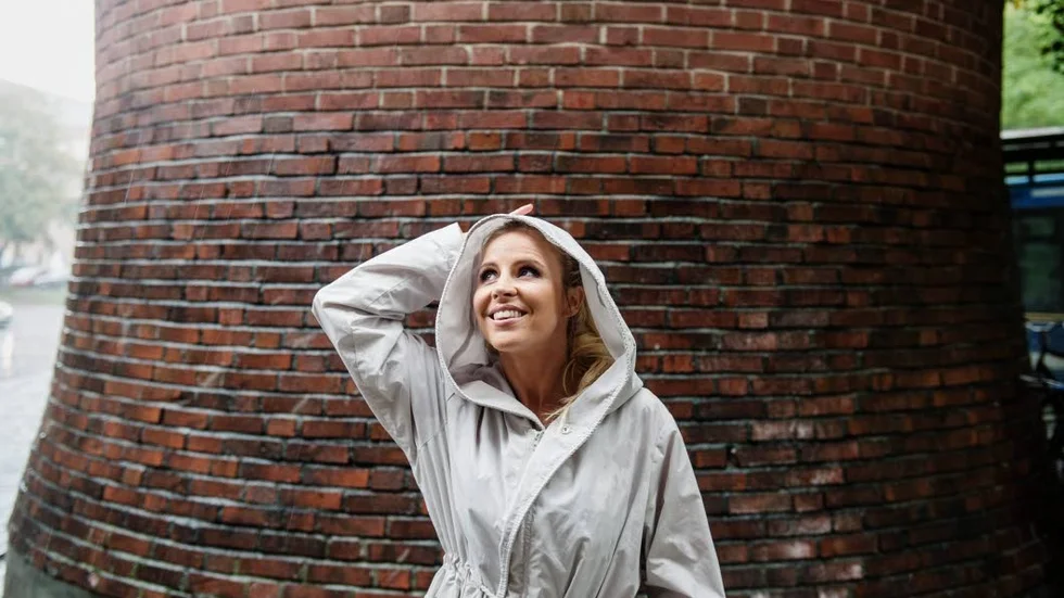 Lisa Miskovsky är på gång med nytt material som Parksnäckans publik får ett smakprov på.