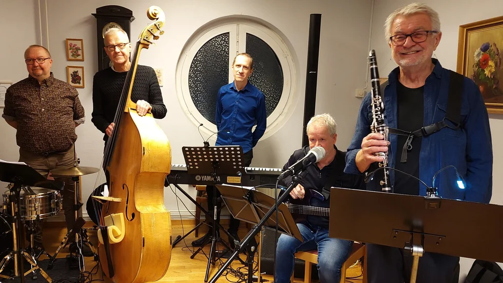 Bengt Eks Kvintett på Åkerbärets PUB-afton. Från vänster Anders Stenman, Rune Westerlund, Markus Sandberg, Göran Persson och Bengt Ek.