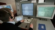 Efterlängtat skifte. Robert Bäcker har varit flygledare på Arlanda i sex år. Sedan i lördags morse arbetar han med det nya systemet i den nya kontrollcentralen.
