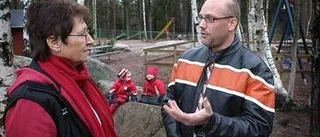 Protester mot större barngrupper
