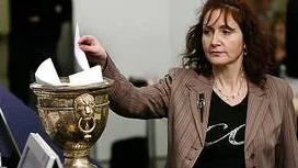 Ilona Waldau (v).