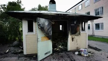 Sophuset på Bruno Liljeforsgatan 17 eldhärjades under natten till söndagen.