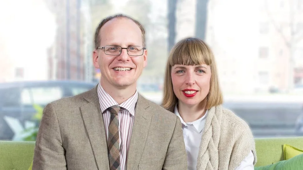 Experter. ”Fråga musikprofessorn” är programmet där Mattias Lundberg och Maja Åström hjälps åt att ge svar på musikens mysterier.