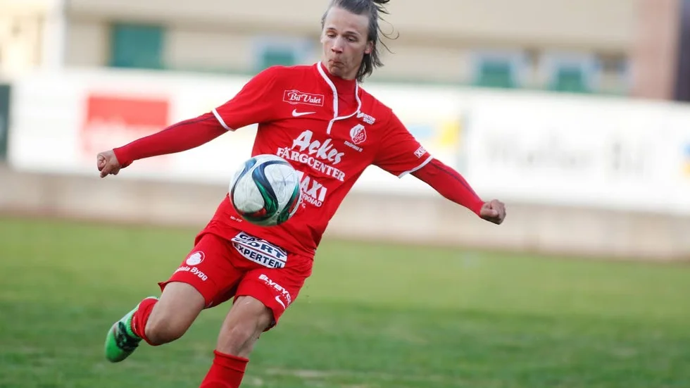 Framåt. Emilio Cimmini och hans EIS siktar framåt efter förlusten mot Unik.