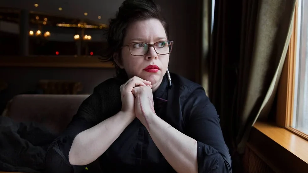 Motstånd. Trots att Paula Lindholm upprepade gånger sökt hjälp tog det flera år innan hon fick komma till en psykiatrimottagning. Paula berättar hur hårt det känns när man är ung och ber om hjälp men enbart blir hemskickad.