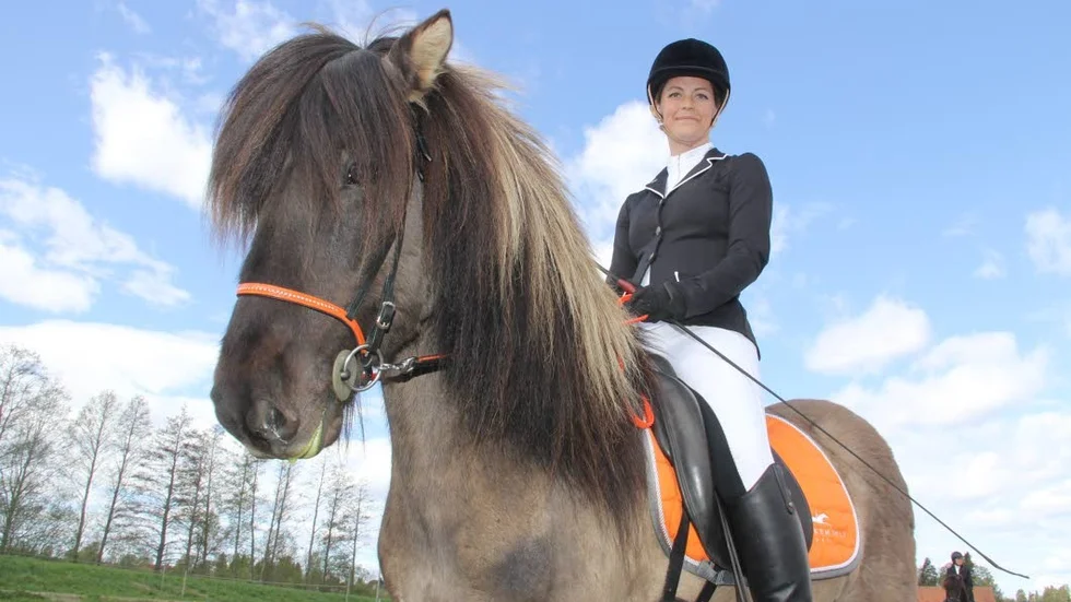 Jenny Edlund var en av många ryttare som deltog i tävlingen för islandshästar.