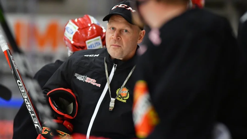 Almtunatränaren Marcus Ragnarsson efterlyser det "berömda" tålamodet.
