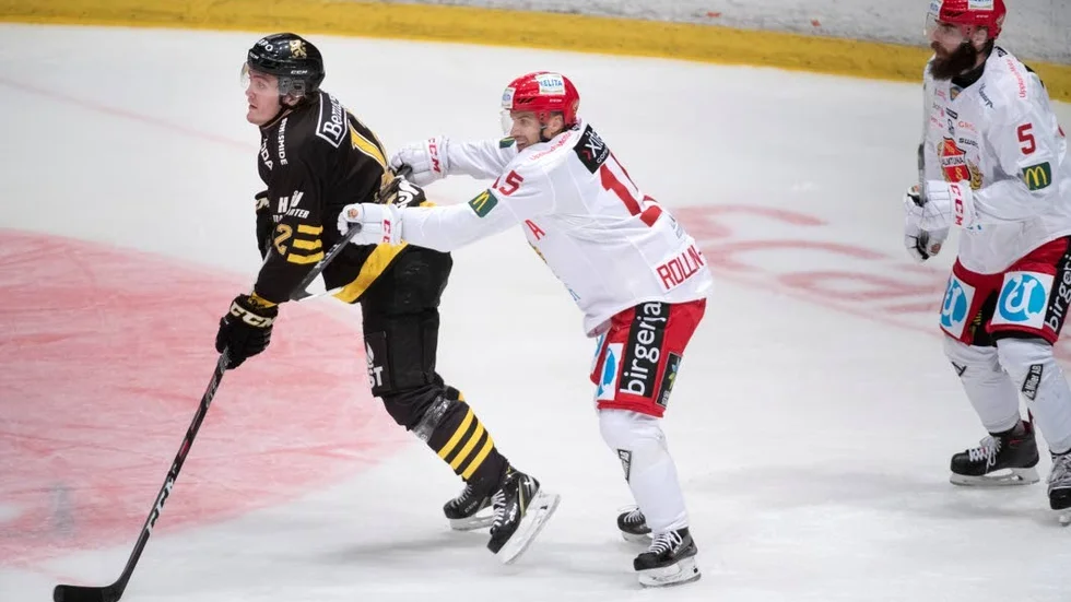 Rutinerade Almtunaspelarna Victor Rollin-Carlsson och Per Svensson är inne på att det var bra att ta in en ny röst i båset.
