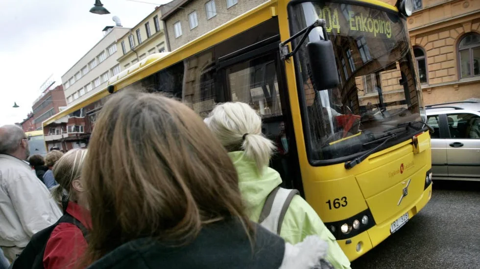 804:an på söndagar är ofta fullsatt och passagerare får inte kliva på. Med timslång väntan på nästa buss som följd.