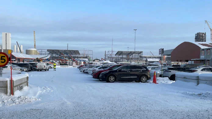 Gästarbetaren blåste rött i alkotestet och stoppades när han skulle in på Stegras industriområde. Därefter började dramatiken.