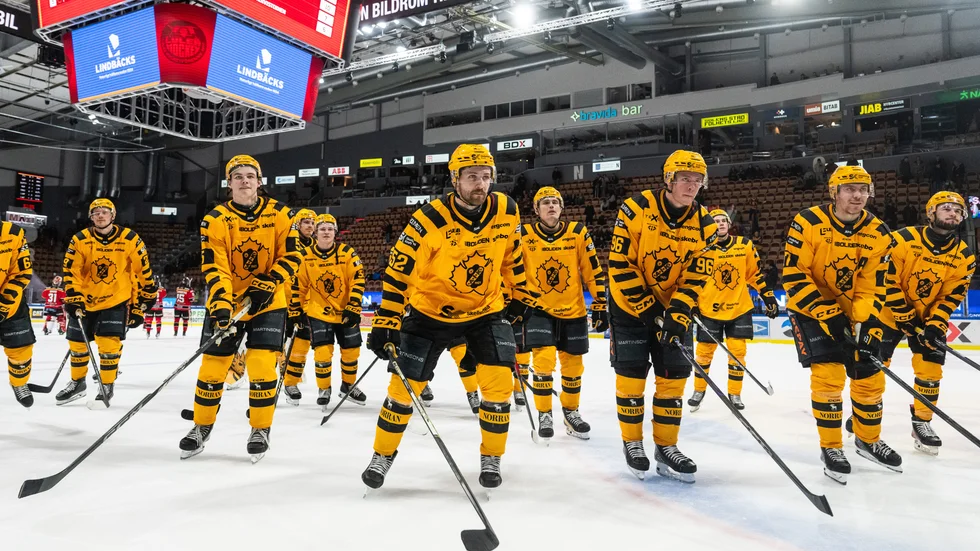 Arvid Lundberg var en av de defensiva tryggheterna i Skellefteå AIK när skeppet svajade betänkligt i två perioder.