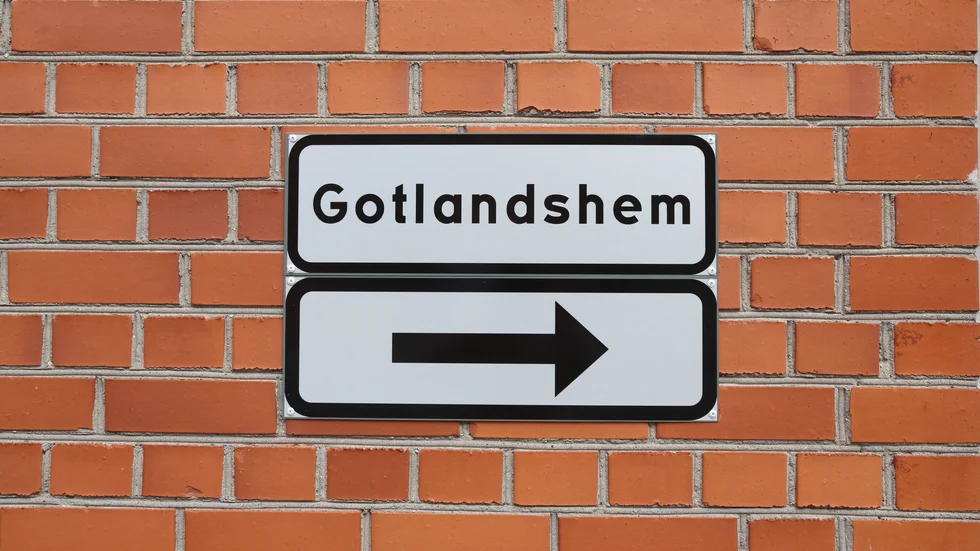 På måndagens regionfullmäktige beslutade politikerna att Gotlandshem får lov att sälja totalt 224 av sina lägenheter. 