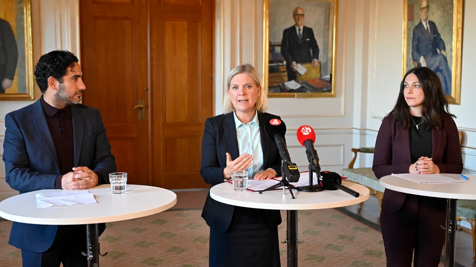 S-ledaren Magdalena Andersson med Ardalan Shekarabi, ny arbetsmarknadspolitisk talesperson och Teresa Carvalho, ny rättspolitisk talesperson.